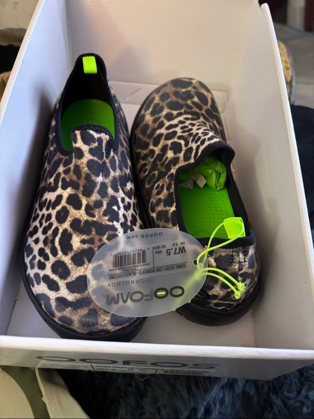 🥿 [OOFOS] Leopard Print Slip-On Flats with Neon Green Accents, Size 7 1/2